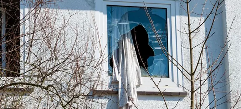 Storm Window Installation Contractors in The Hammocks, FL